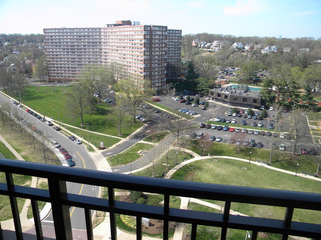 Madison Hospitality At 1401 Joyce Street Arlington Buitenkant foto